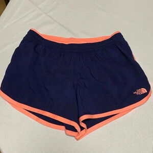 THE NORTH FACE Women’s Shorts, drawstrings inside.